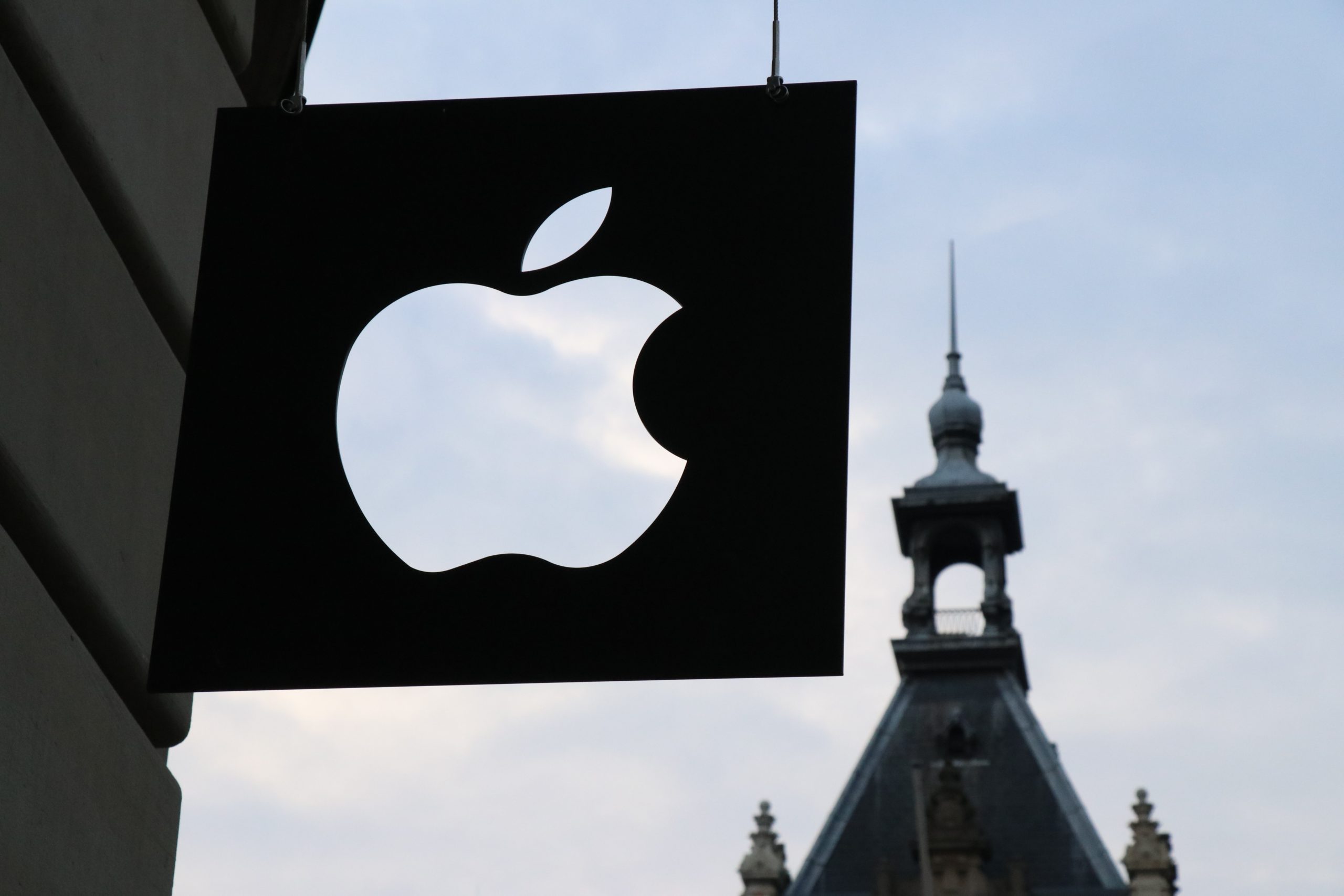 Apple awarded 75 lakh  rupees to an Indian Developer “Bhavuk Jain”
