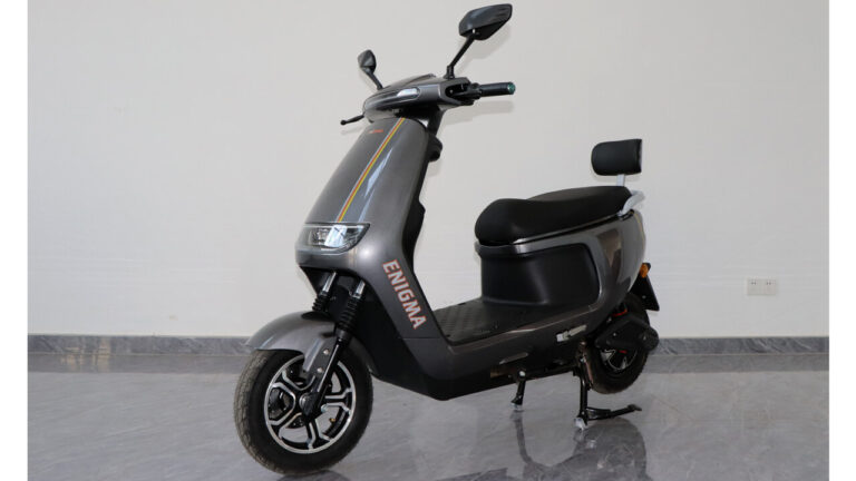 Electric Scooter: One charge will take you far, really!  The rugged e-scooter launched at just 1.05 lakhs