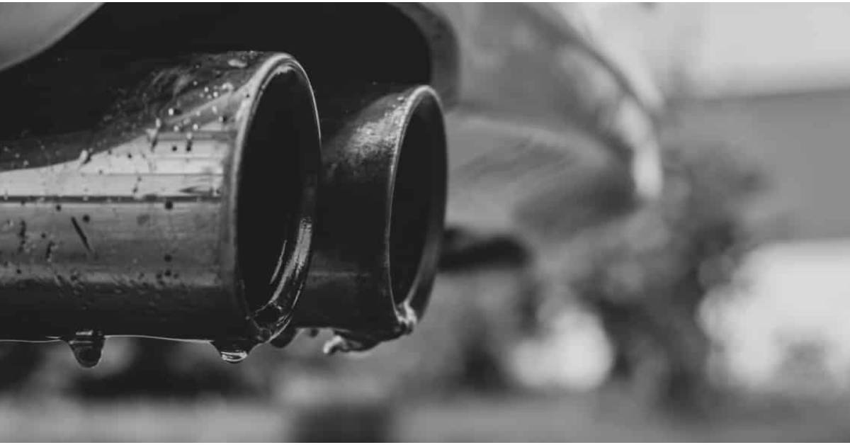 Why did water suddenly drip from the car silencer? Is this a sign of a major flaw? Find out why