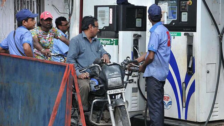 Petrol Pump Fraud: Oil is stolen at the petrol pump by these 3 tricks, if you know it, don’t cheat in life