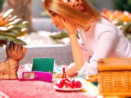 HMD Unveils Barbie Flip Phone
