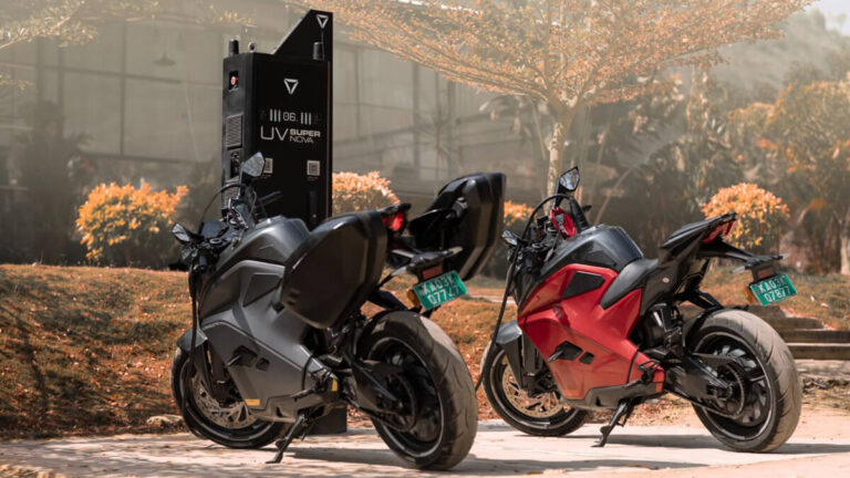 Battery will be charged in 1 hour, DC fast charging station is sitting for electric bike